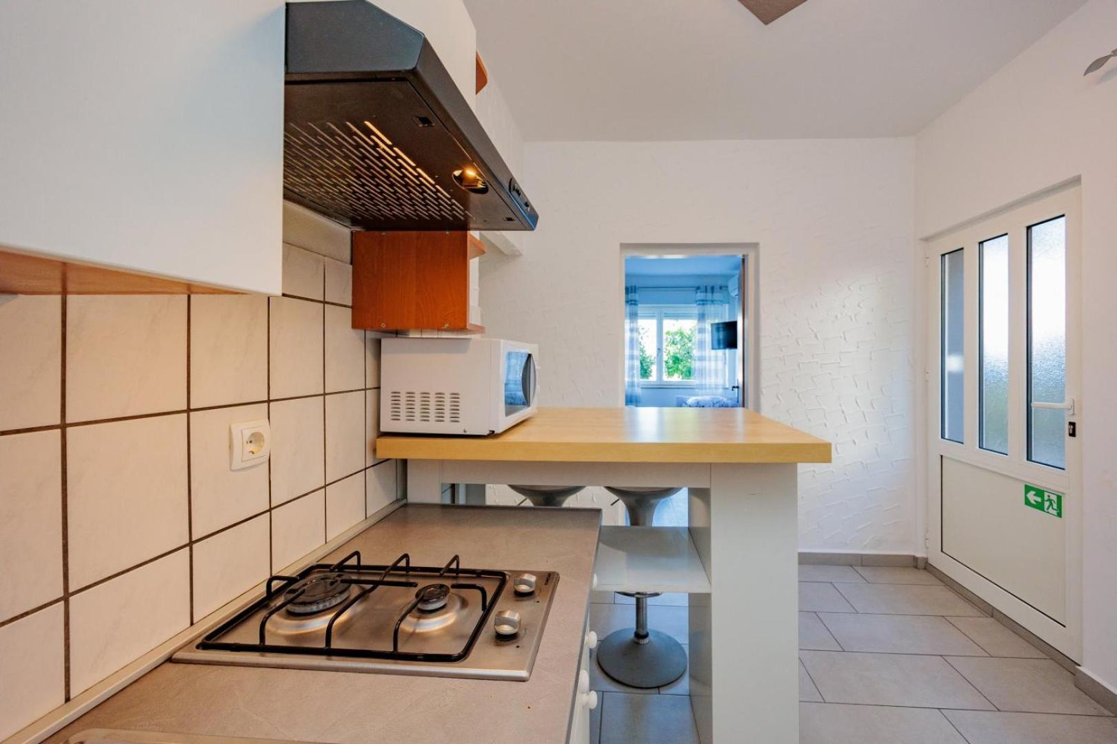 Crowonder Lucky Holiday House With Pool And Patio 30 Meters From The Beach Zara Esterno foto