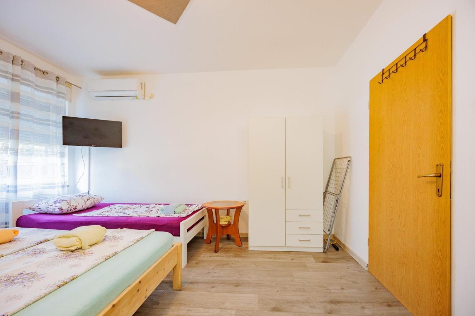Crowonder Lucky Holiday House With Pool And Patio 30 Meters From The Beach Zara Esterno foto