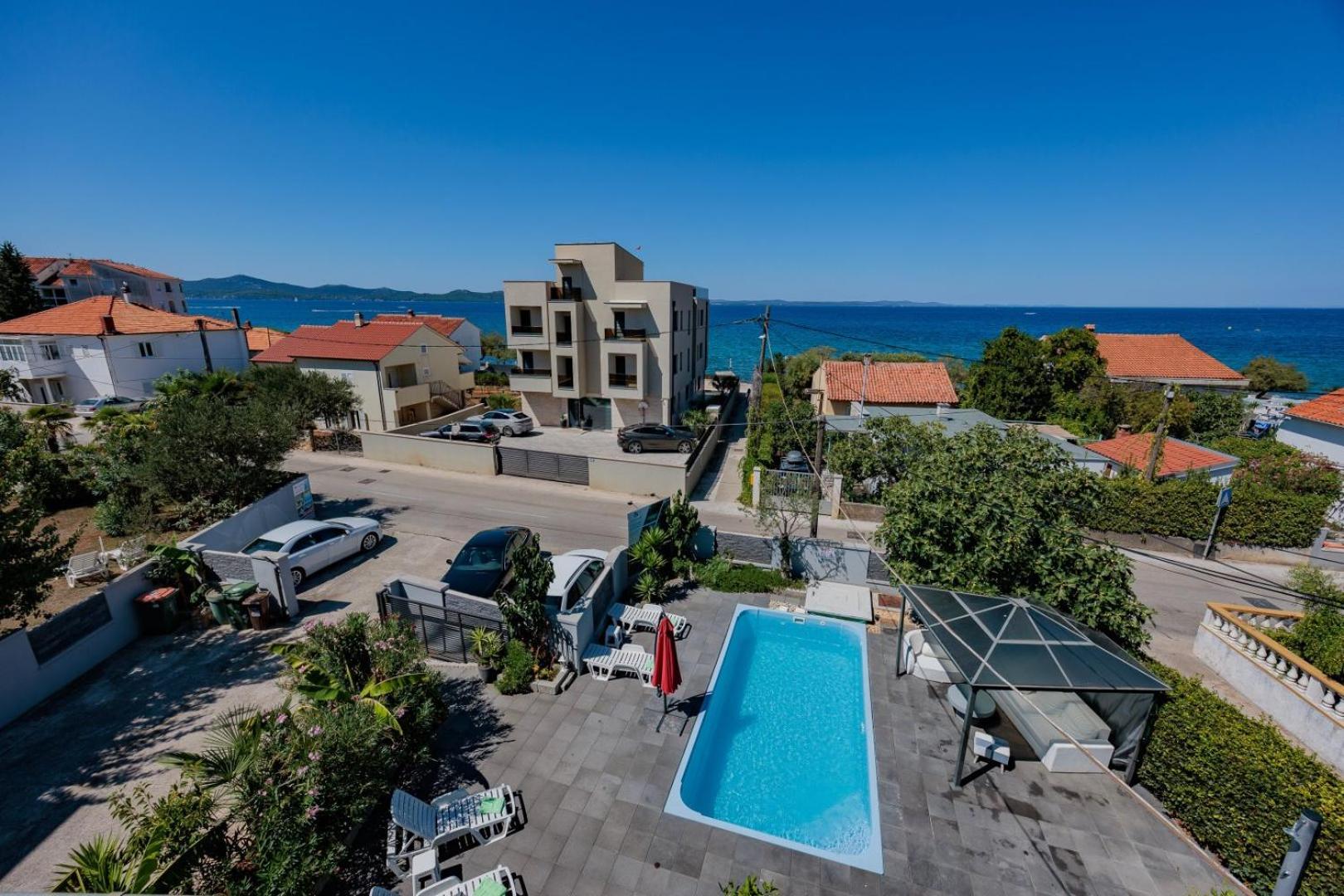 Crowonder Lucky Holiday House With Pool And Patio 30 Meters From The Beach Zara Esterno foto