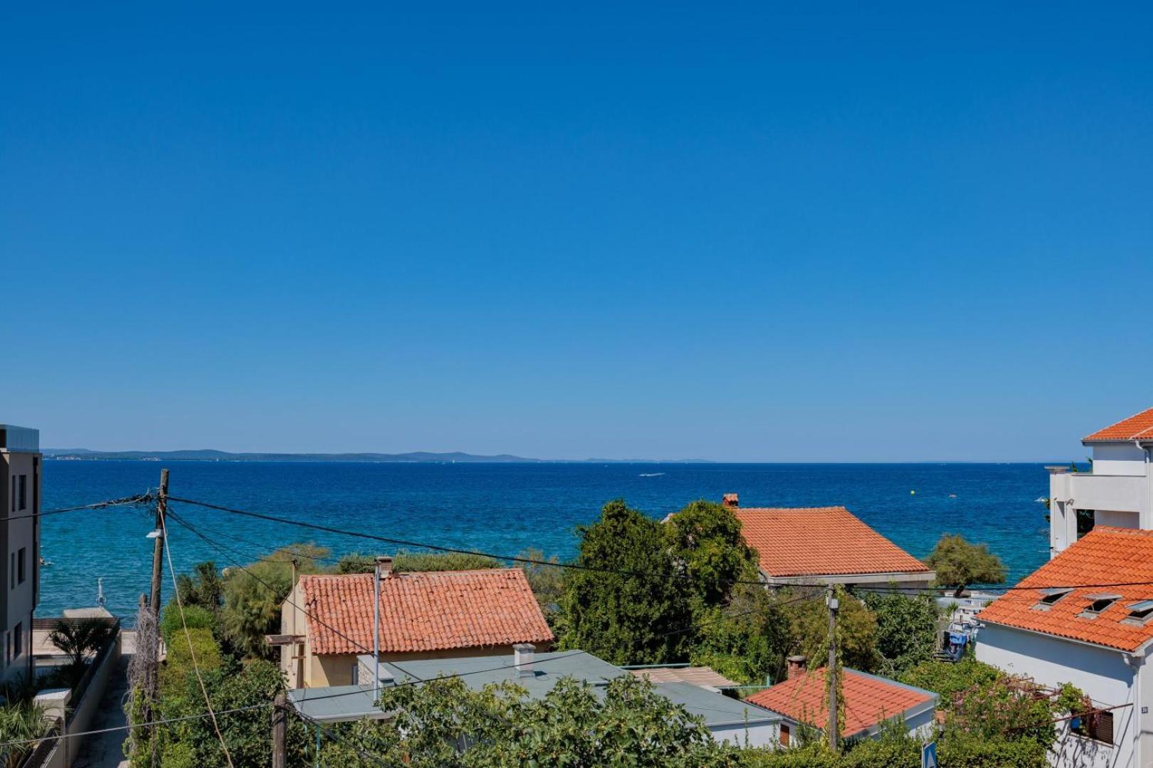 Crowonder Lucky Holiday House With Pool And Patio 30 Meters From The Beach Zara Esterno foto
