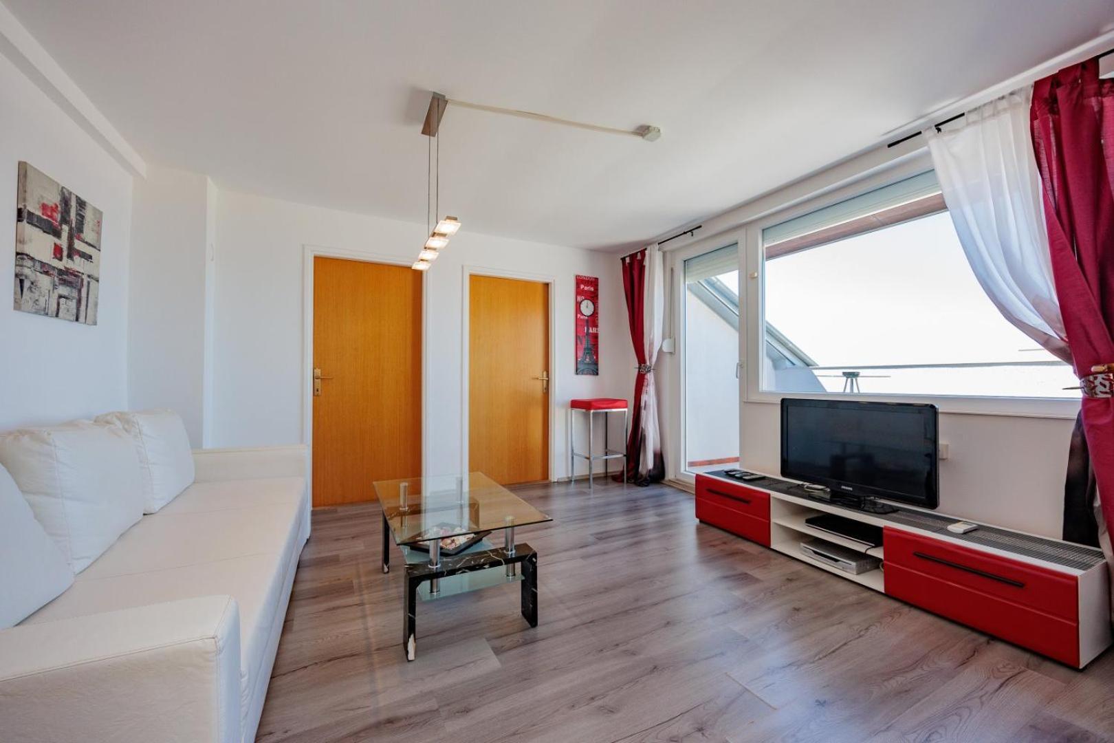 Crowonder Lucky Holiday House With Pool And Patio 30 Meters From The Beach Zara Esterno foto