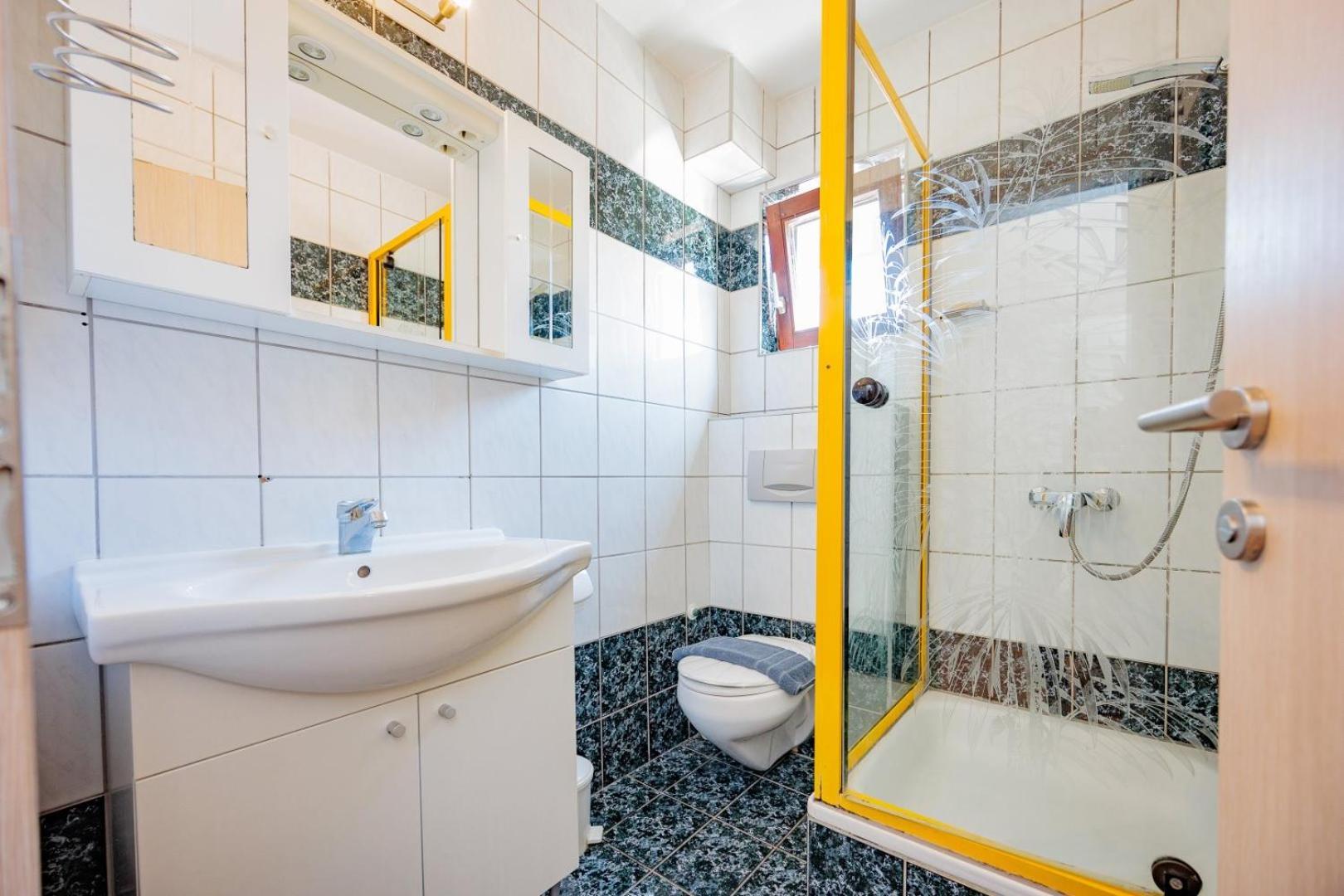 Crowonder Lucky Holiday House With Pool And Patio 30 Meters From The Beach Zara Esterno foto