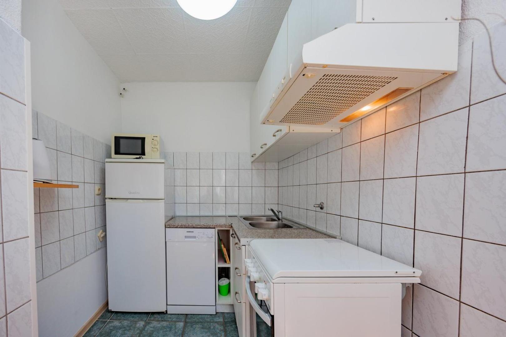 Crowonder Lucky Holiday House With Pool And Patio 30 Meters From The Beach Zara Esterno foto