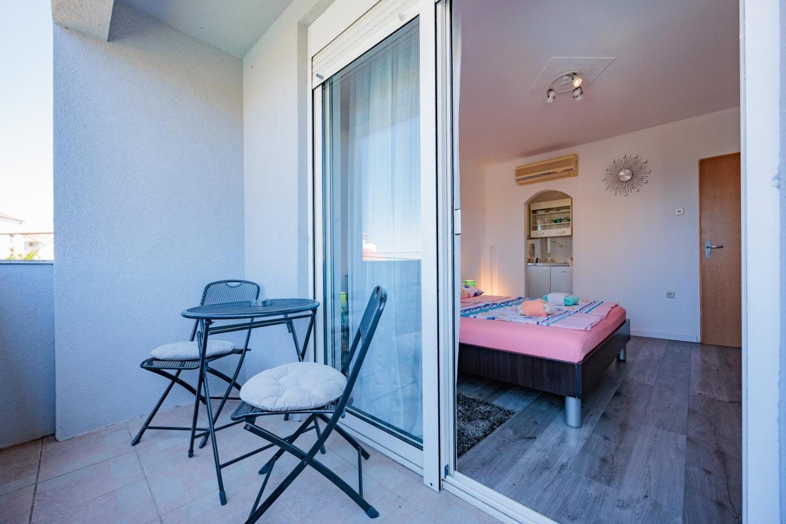 Crowonder Lucky Holiday House With Pool And Patio 30 Meters From The Beach Zara Esterno foto