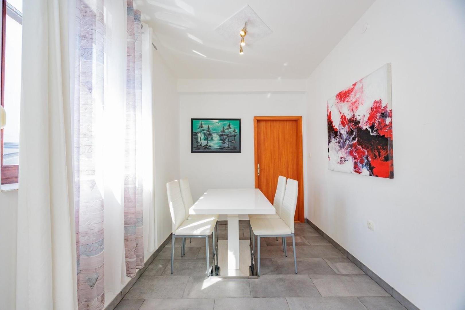 Crowonder Lucky Holiday House With Pool And Patio 30 Meters From The Beach Zara Esterno foto