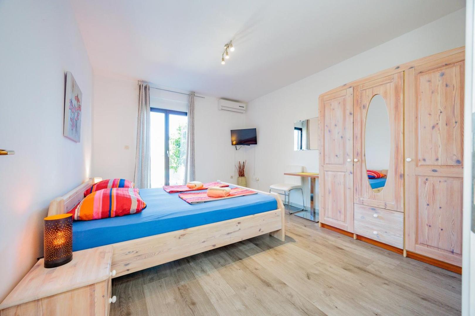 Crowonder Lucky Holiday House With Pool And Patio 30 Meters From The Beach Zara Esterno foto