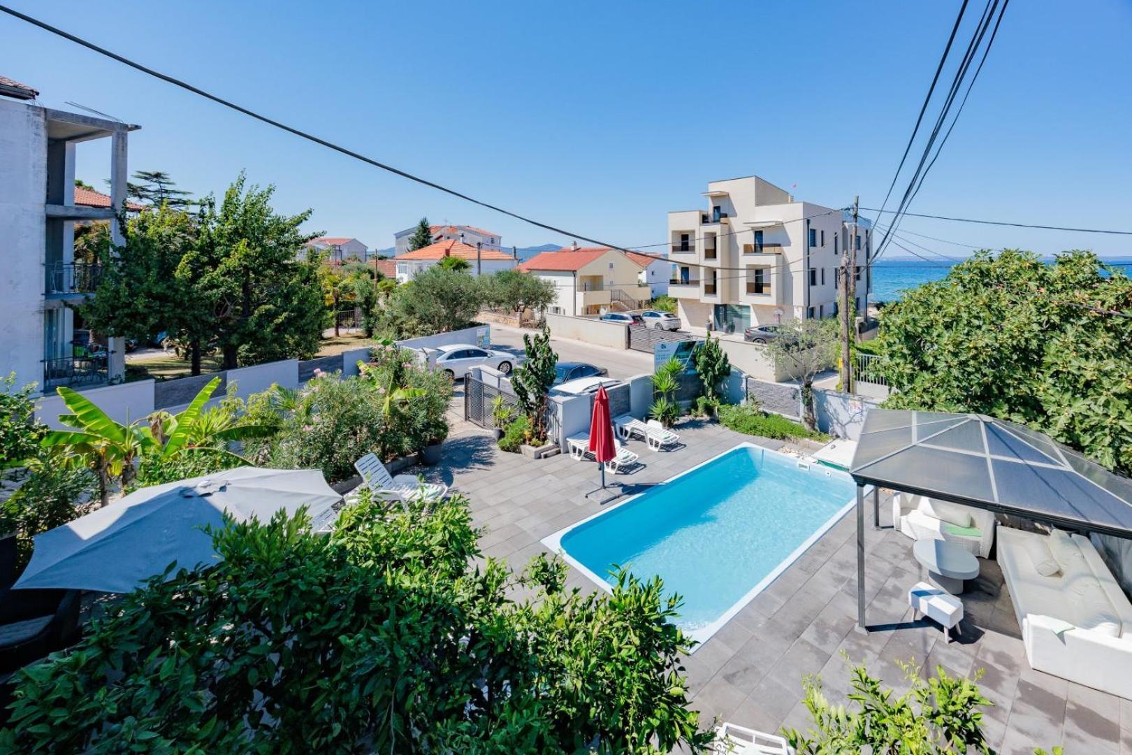 Crowonder Lucky Holiday House With Pool And Patio 30 Meters From The Beach Zara Esterno foto