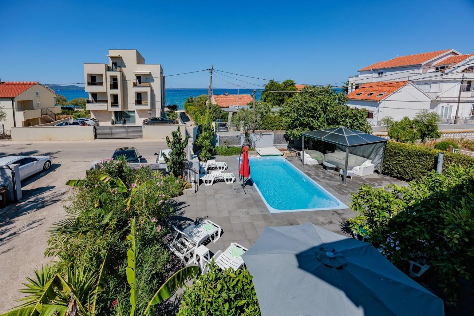 Crowonder Lucky Holiday House With Pool And Patio 30 Meters From The Beach Zara Esterno foto