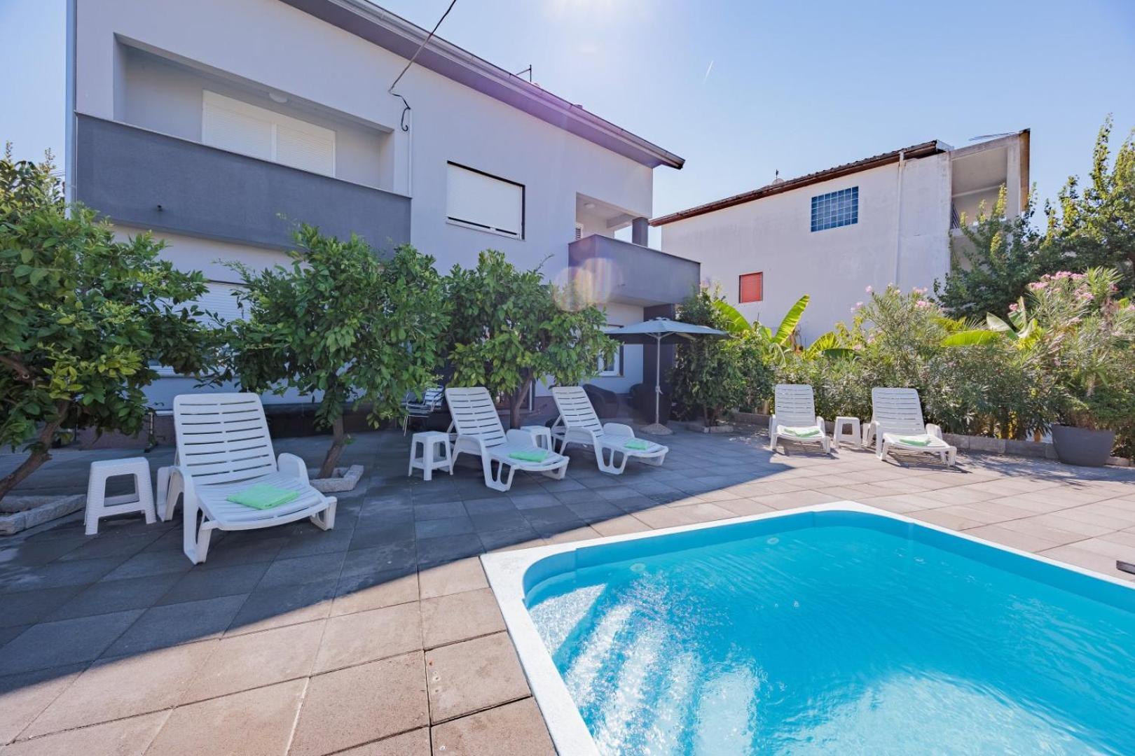 Crowonder Lucky Holiday House With Pool And Patio 30 Meters From The Beach Zara Esterno foto