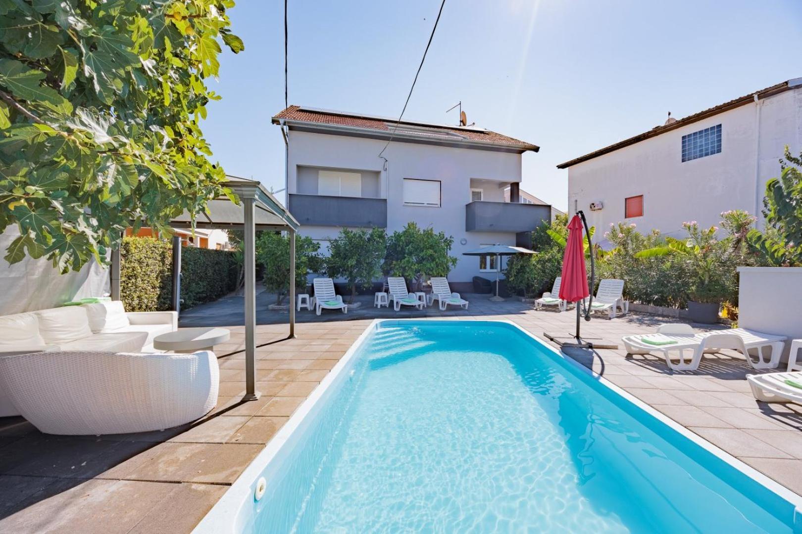 Crowonder Lucky Holiday House With Pool And Patio 30 Meters From The Beach Zara Esterno foto